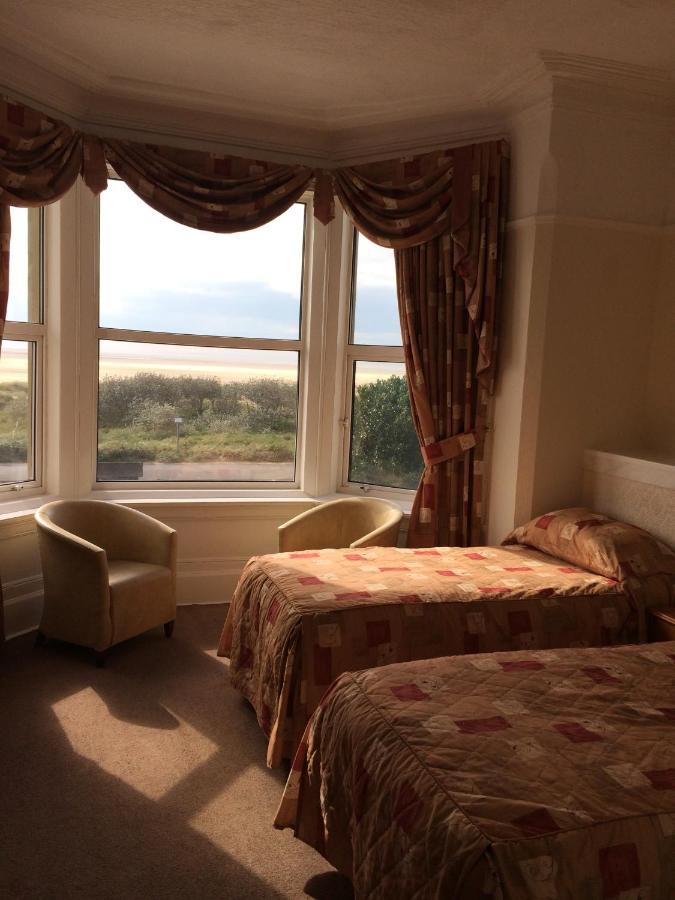 Monterey Beach Hotel Литам-Сент-Эннс Экстерьер фото