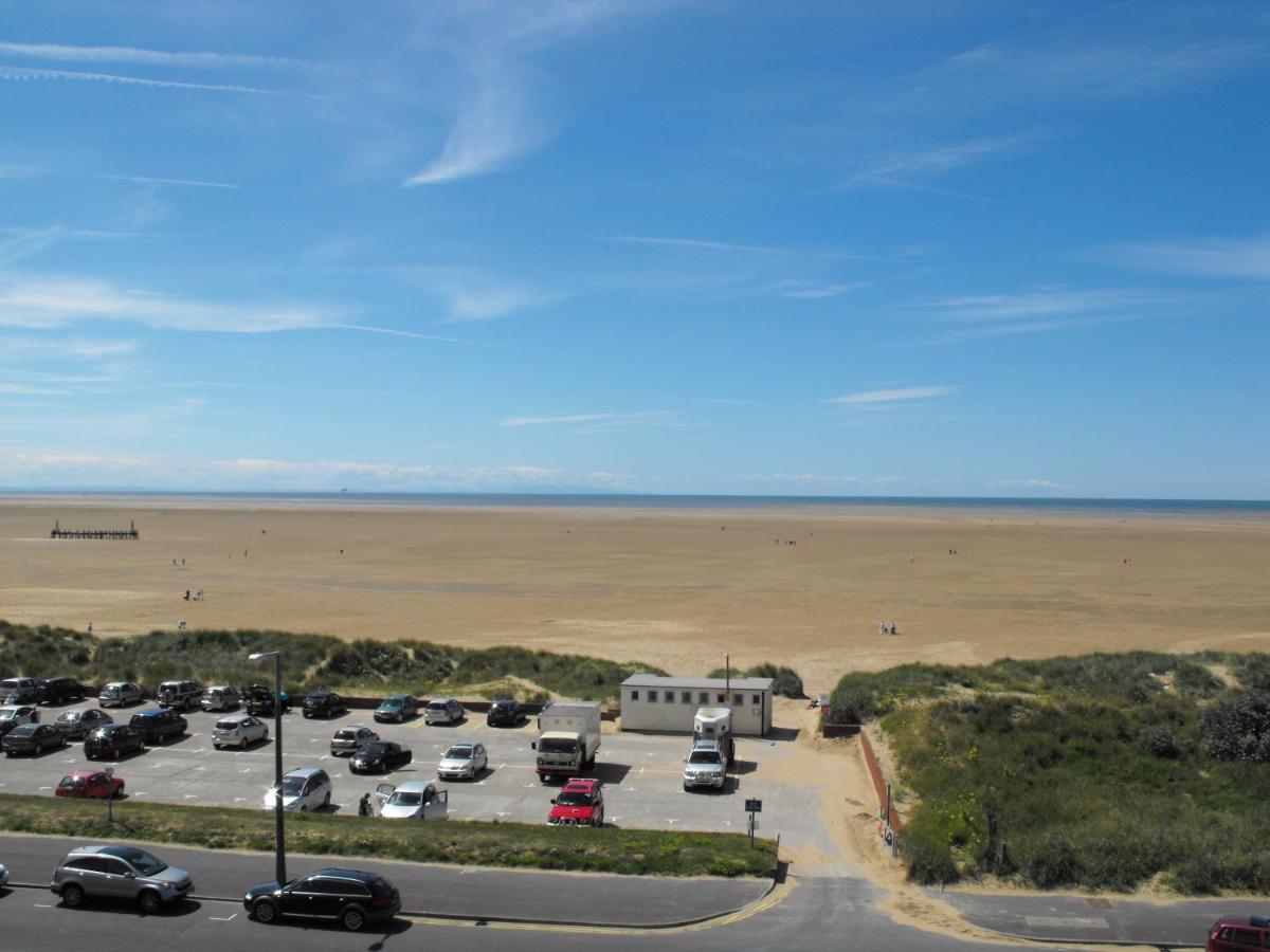 Monterey Beach Hotel Литам-Сент-Эннс Экстерьер фото